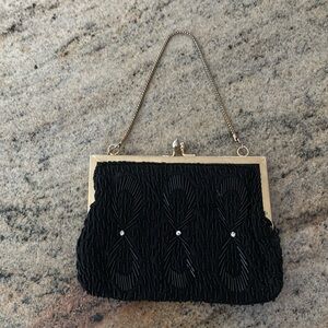 Beaded clutch